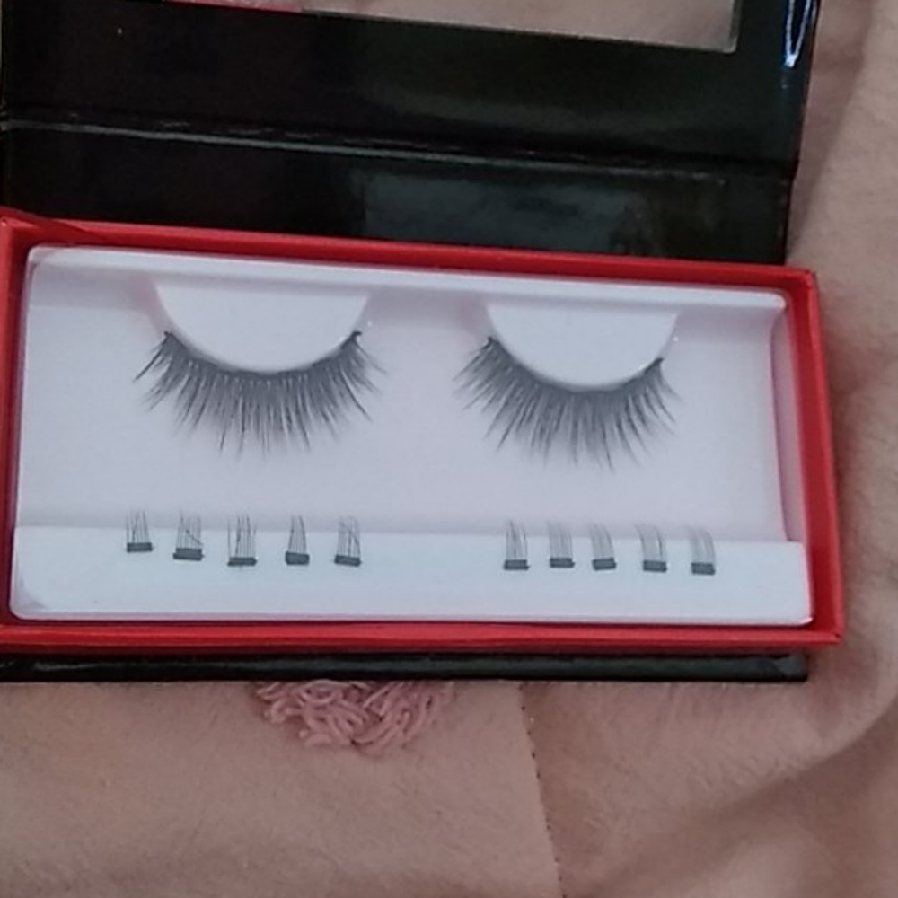 Lashes - Picture 2 of 2